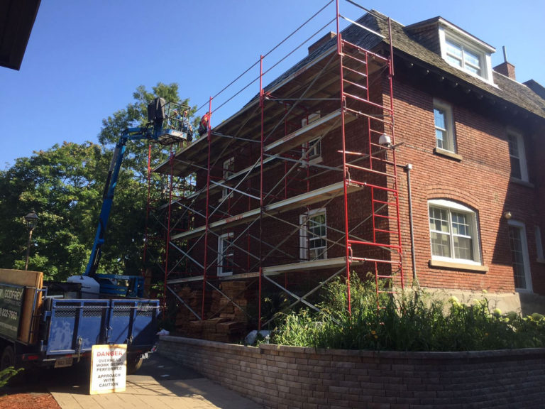 Rockliffe Cedar Roof